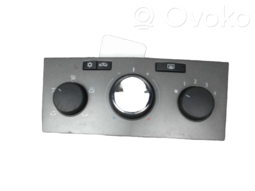 Opel Zafira B Panel klimatyzacji