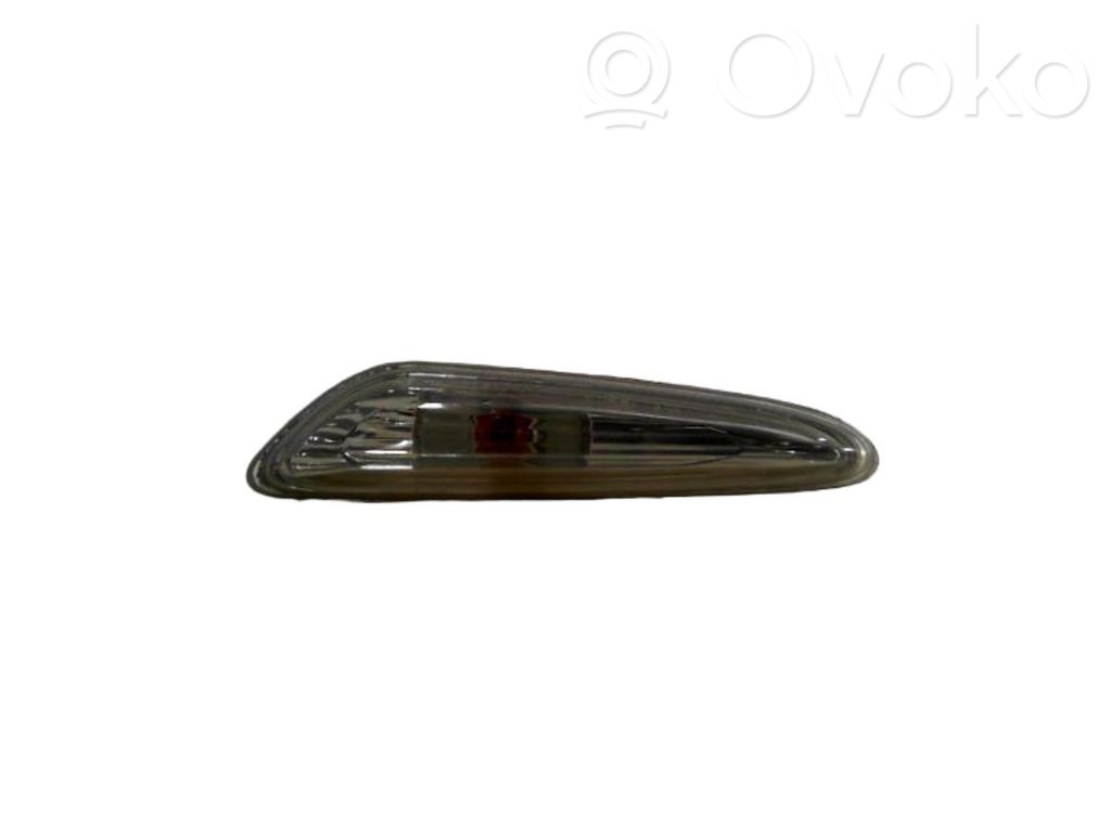 BMW 3 E46 Indicatore di direzione del parafango anteriore
