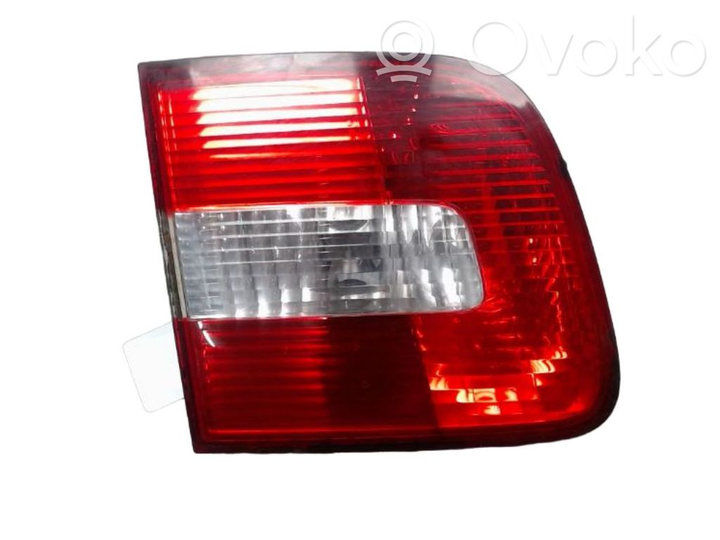 Volkswagen Polo IV 9N3 Galinis žibintas dangtyje