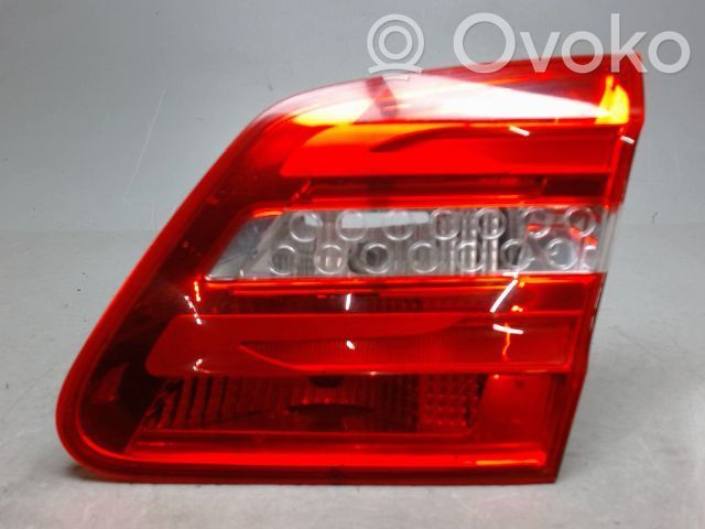Mercedes-Benz B W246 W242 Takaluukun takavalot