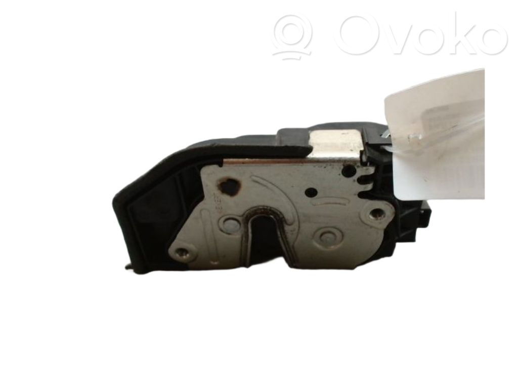 BMW 1 E81 E87 Zamek drzwi przednich 