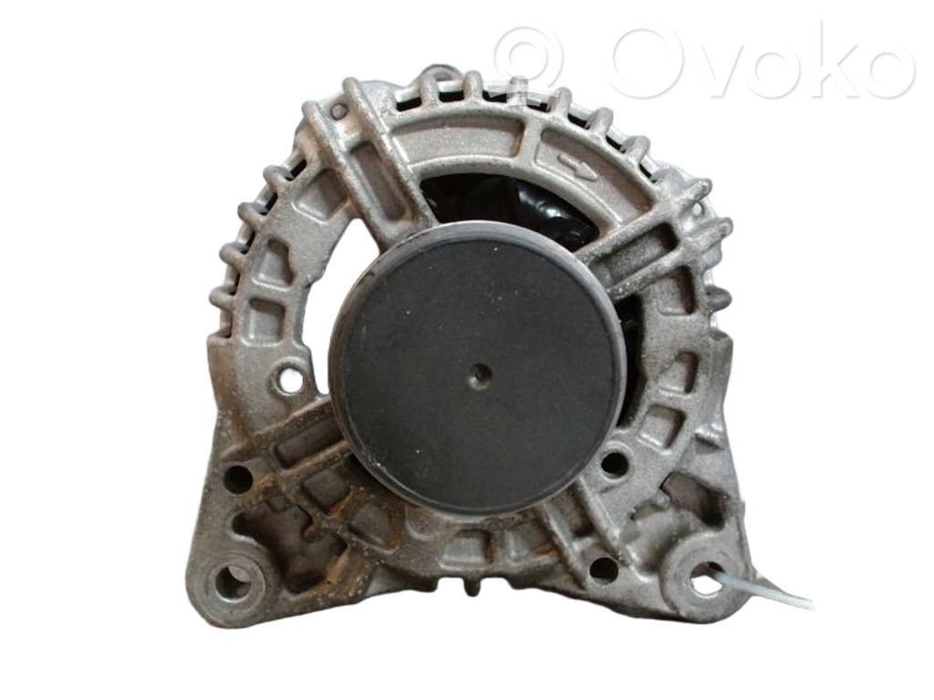 Nissan Juke I F15 Generator/alternator