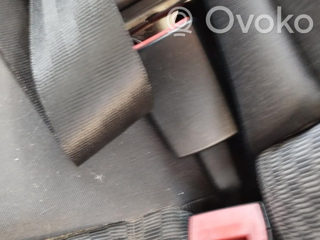 Audi A4 S4 B5 8D Fibbia della cintura di sicurezza centrale (posteriore) 