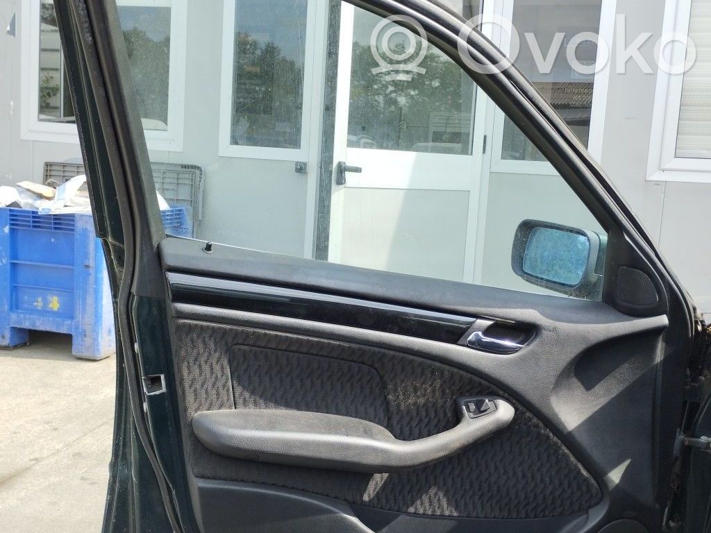 BMW 3 E46 Priekšpusē slēdzene 