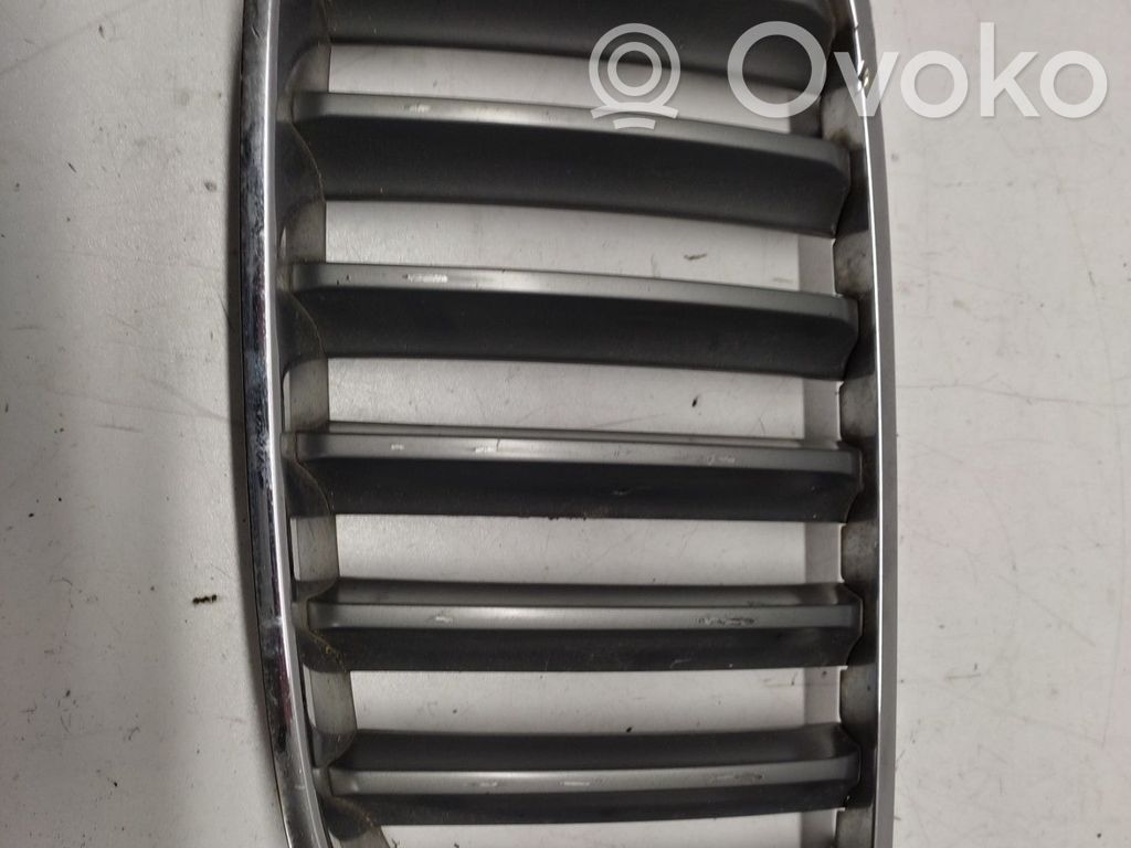 BMW X3 E83 Front bumper upper radiator grill 