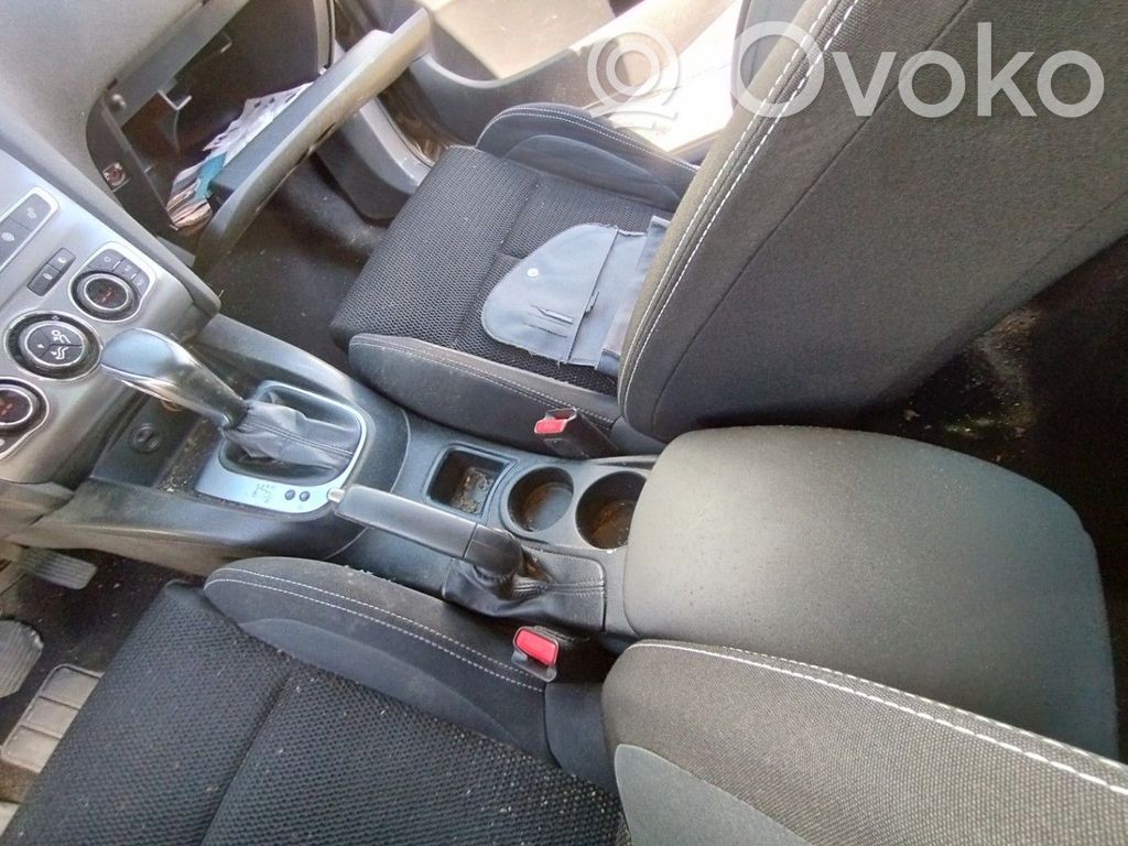 Citroen C4 II Consola central 