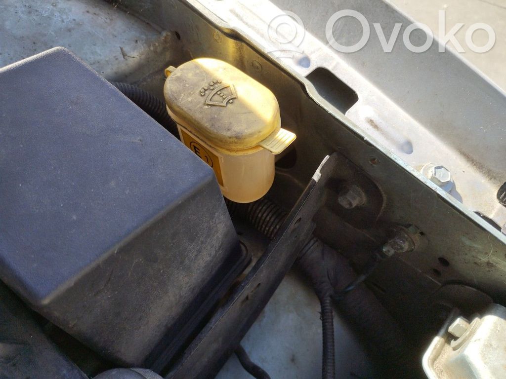 Ford Focus Tuulilasinpesimen nestesäiliö 