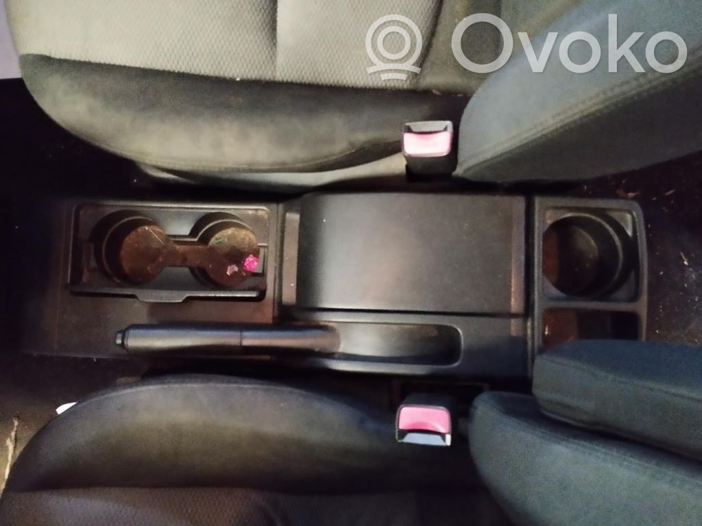 Mazda 5 Center console 