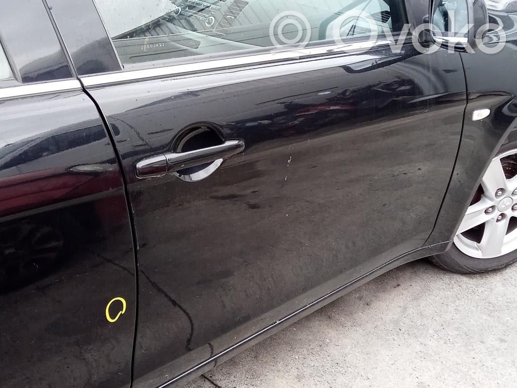 Mitsubishi Lancer X Priekšpusē slēdzene 