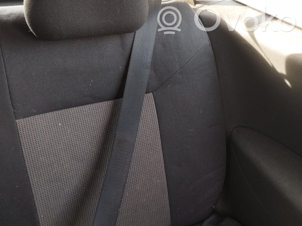 Opel Corsa C Cinturón trasero 