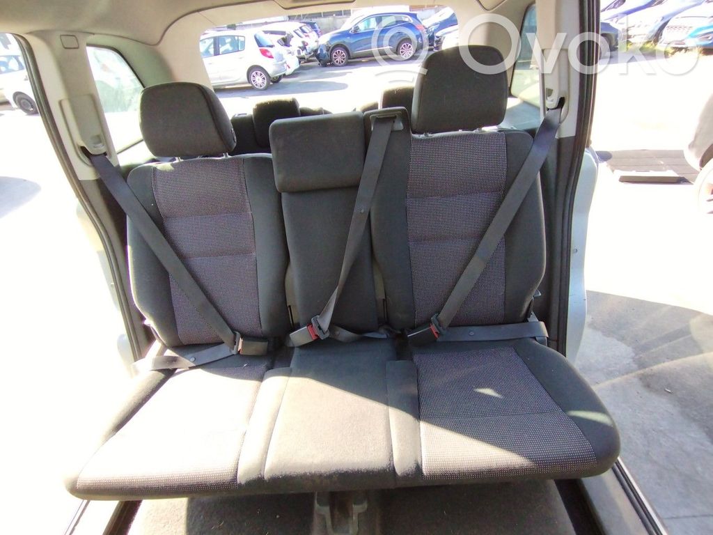 Opel Zafira B Takaistuin 