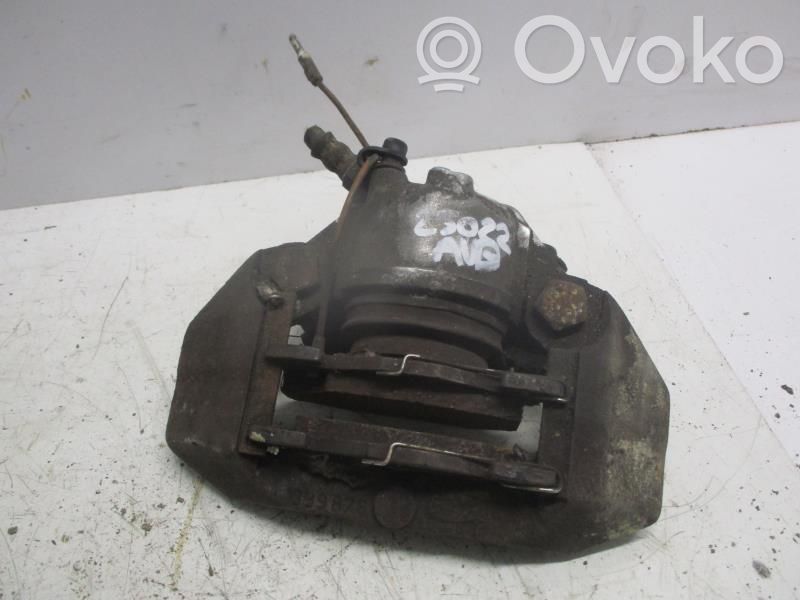Peugeot 205 Zacisk hamulcowy przedni 