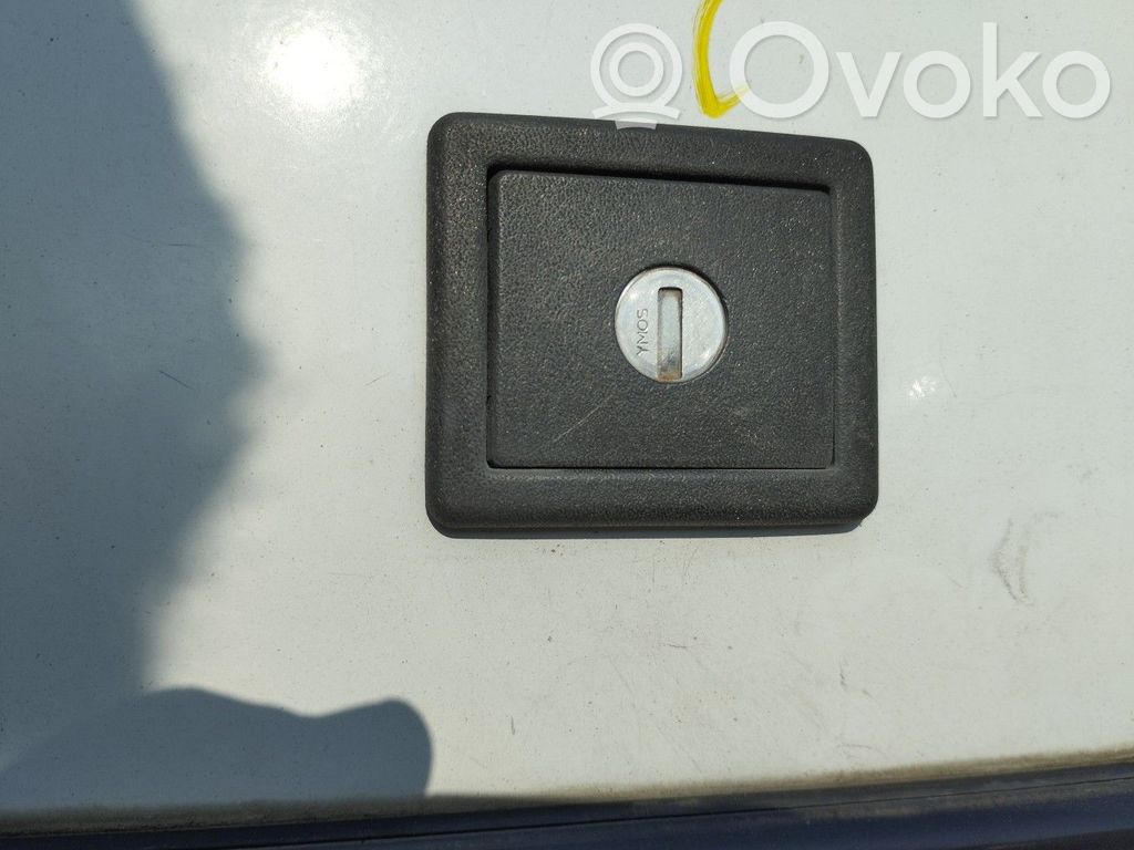 Renault Clio I Interrupteur d'ouverture de coffre 