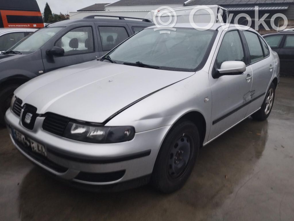 Seat Toledo II (1M) Etuapurunko 