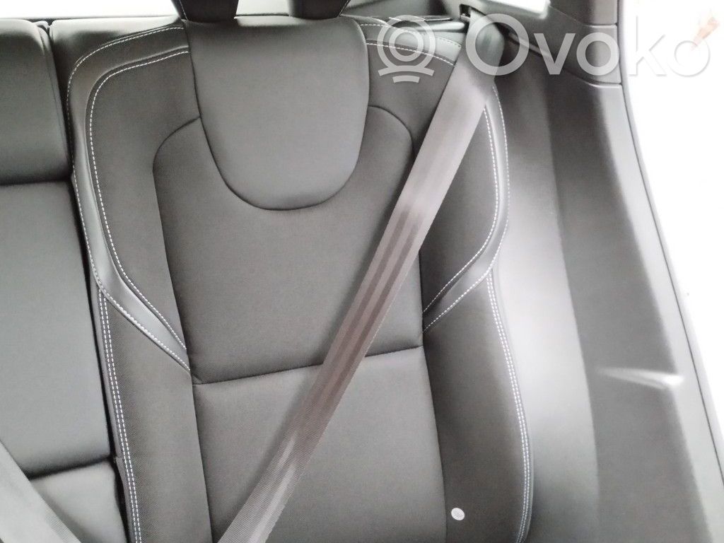Volvo V40 Cinturón trasero 