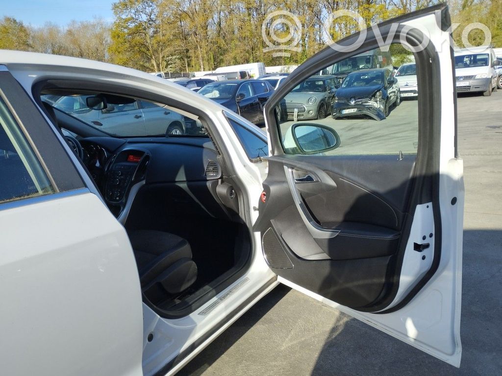 Opel Astra J Priekšējo durvju apdare 