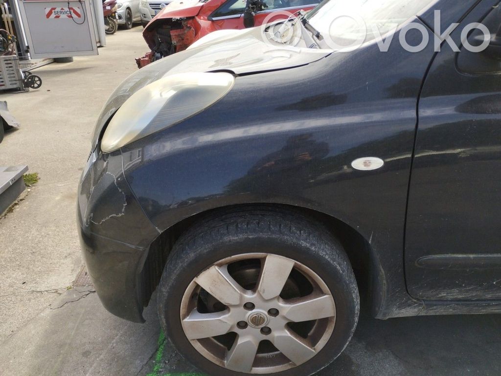Nissan Micra Nadkole przednie 