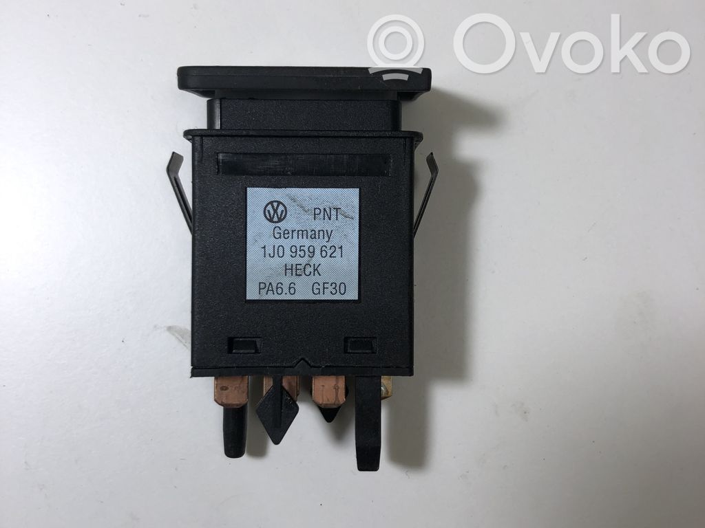 Volkswagen Golf IV Przycisk / Przełącznik ogrzewania szyby przedniej / czołowej 