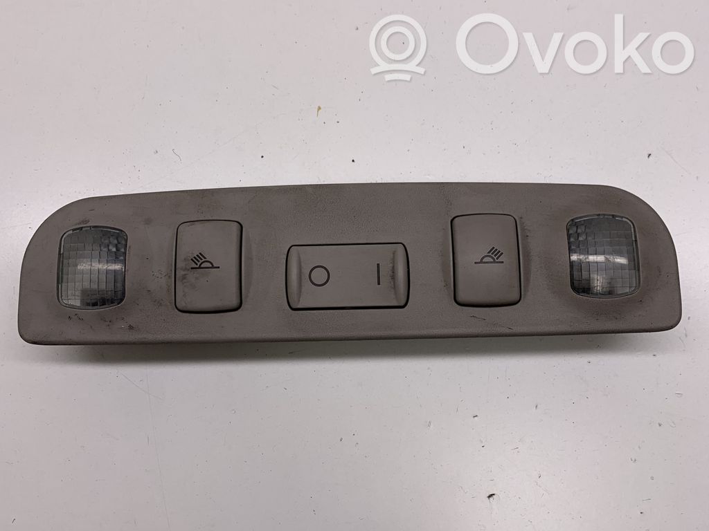 Audi A4 S4 B5 8D Luz del asiento trasero 
