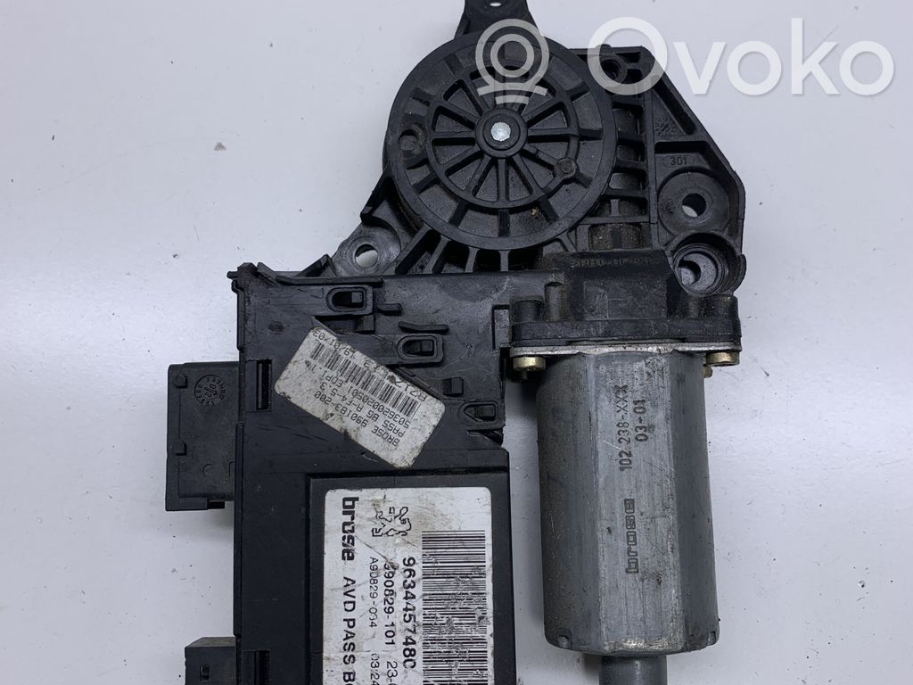 Peugeot 307 Silnik regulatora szyby drzwi przednich 