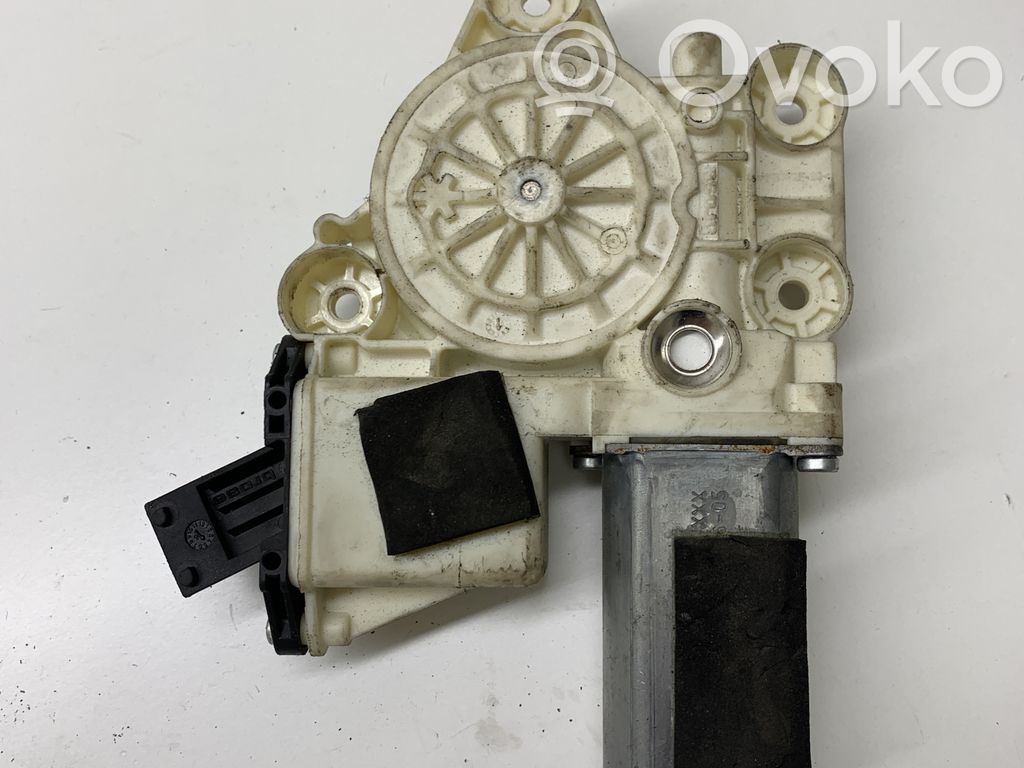 Silnik regulatora szyby drzwi przednich   9178987LH,9178987LH,0130822011