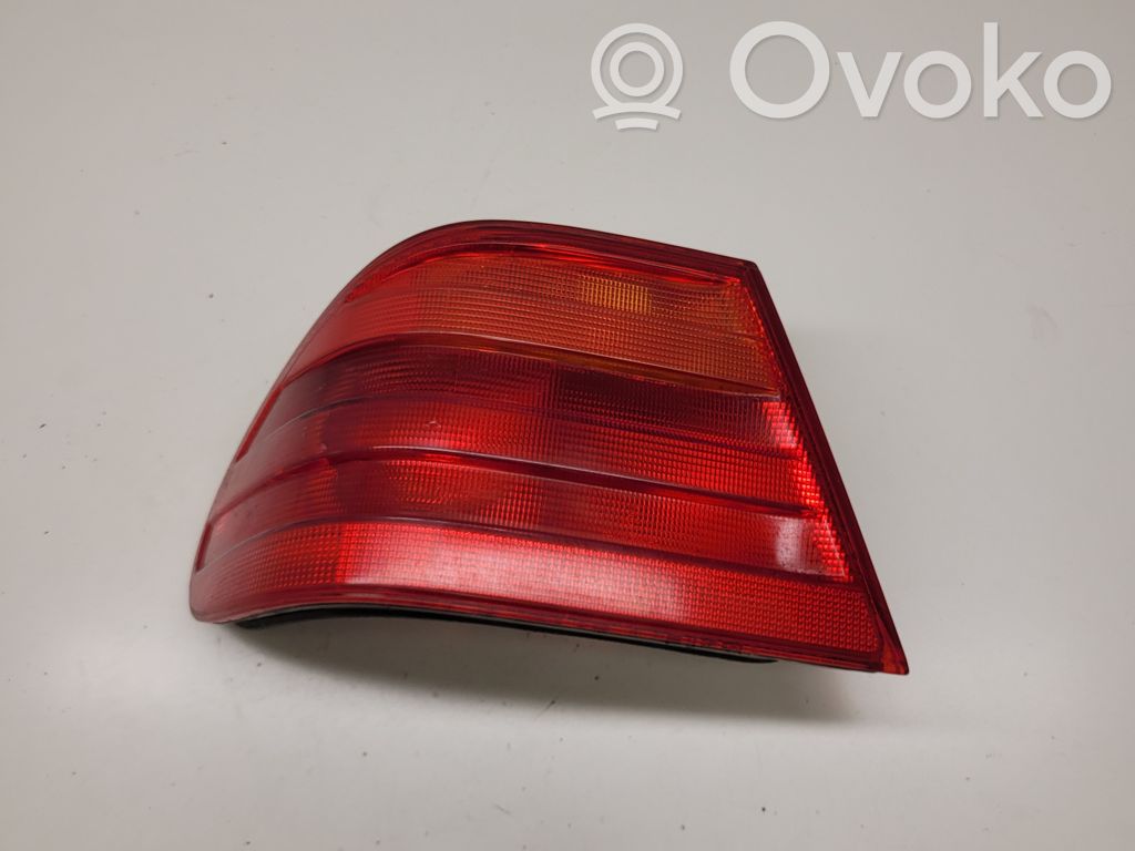 Mercedes-Benz E W210 Lampa tylna 