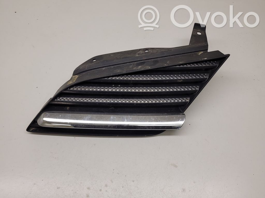 Nissan Primera Oberes Gitter vorne 