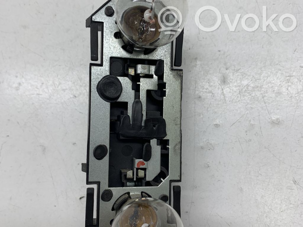 Ford Galaxy Cubierta del soporte de la lámpara de la luz trasera 