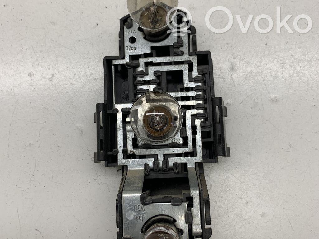 Volkswagen PASSAT B4 Wkład lampy tylnej 