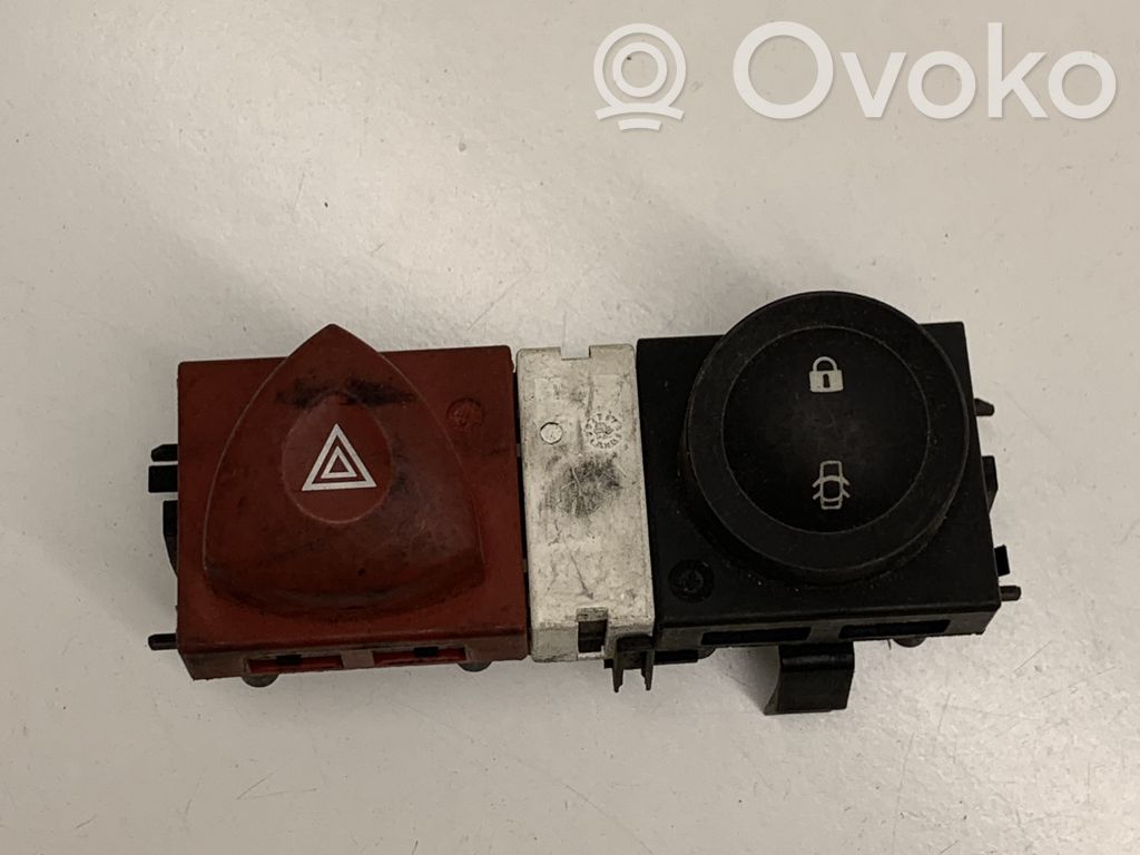 Renault Megane II Hazard light switch 