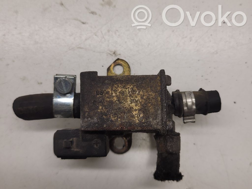 Audi A8 S8 D2 4D Válvula de vacío 