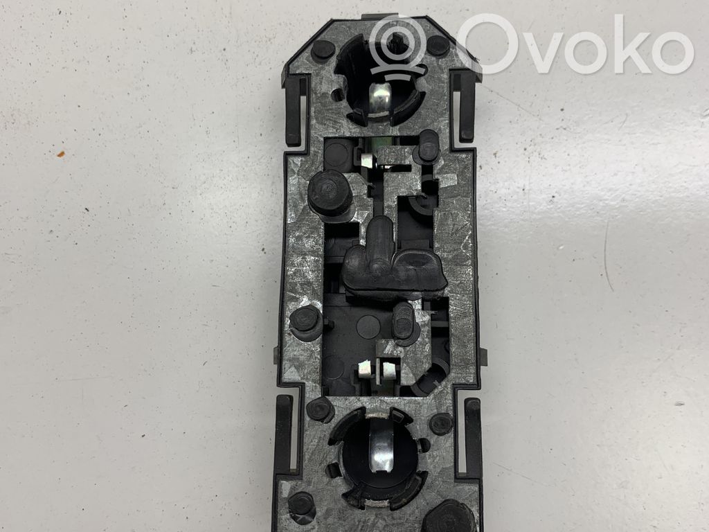 Ford Galaxy Cubierta del soporte de la lámpara de la luz trasera 