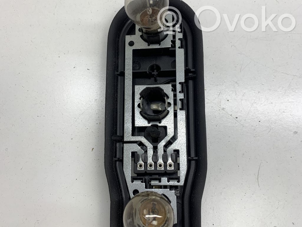 BMW 5 E39 Takavalon polttimon suojan pidike 