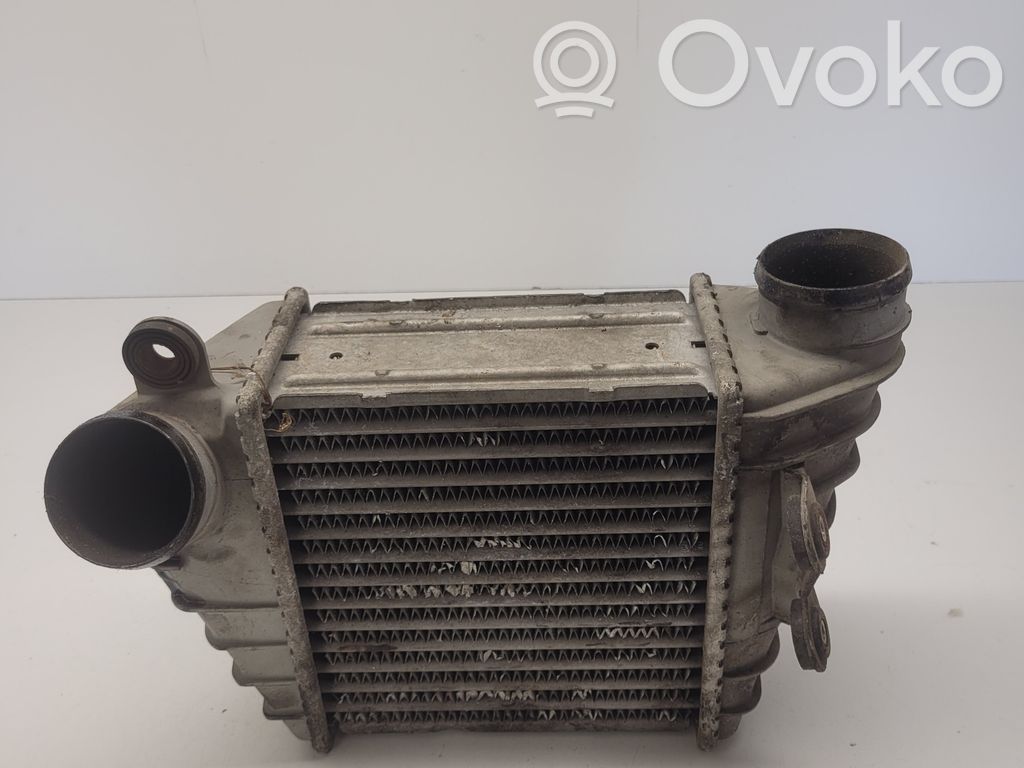 Volkswagen Golf IV Interkūlerio radiatorius 