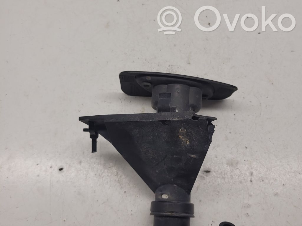 Volkswagen Touran I Dysza spryskiwacza lampy przedniej 