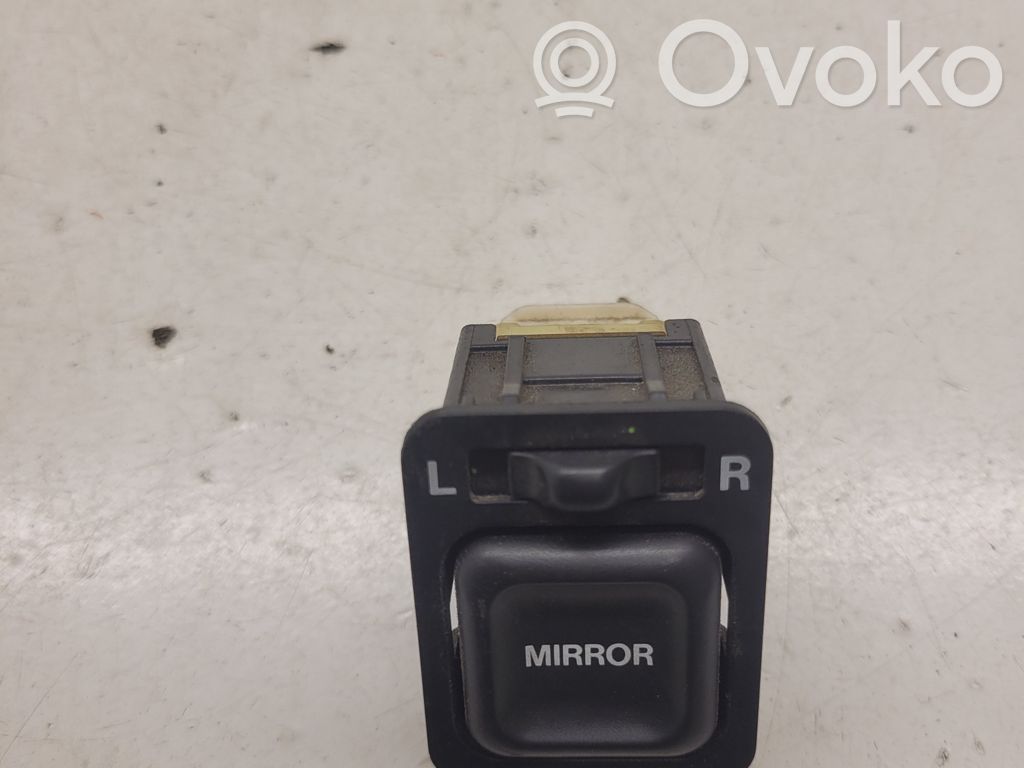 Honda CR-V Wing mirror switch 