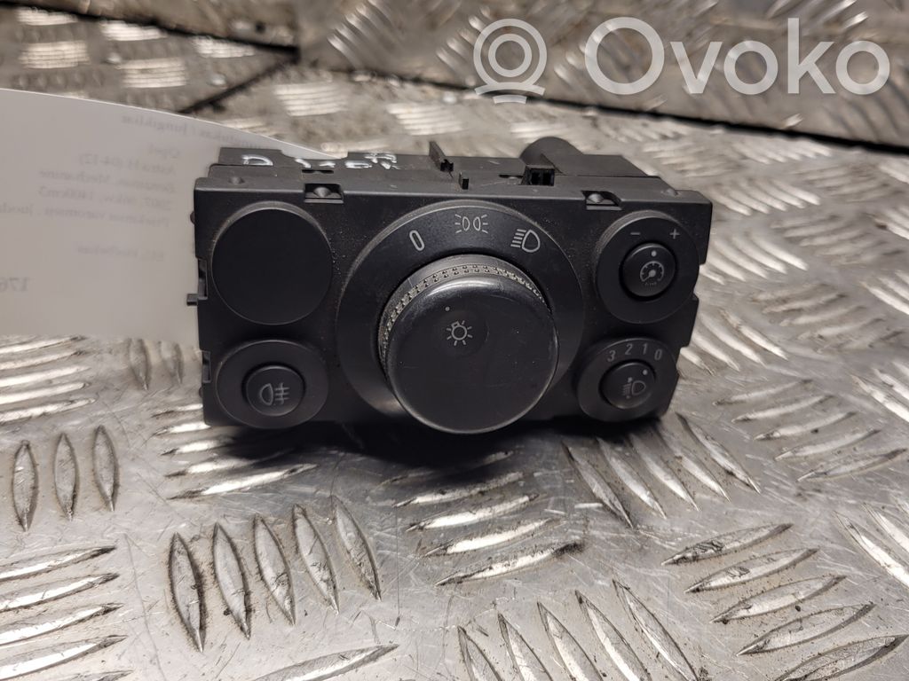 Opel Astra H Light switch 