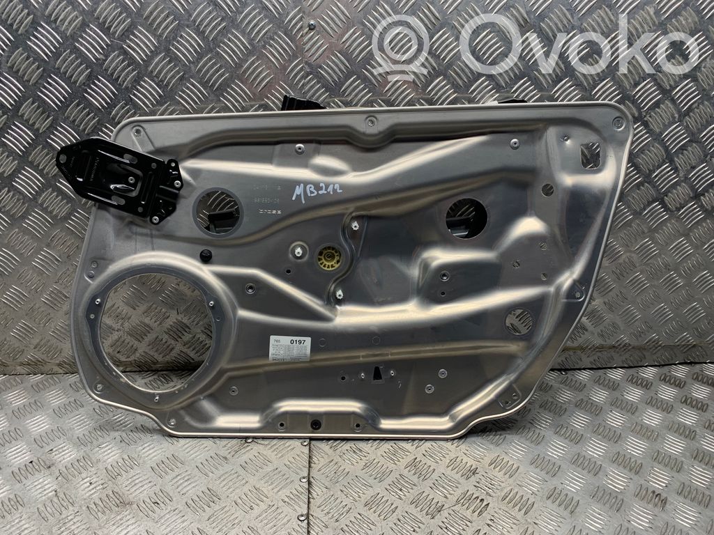 Mercedes-Benz E W212 Mechanizm podnoszenia szyby przedniej bez silnika 