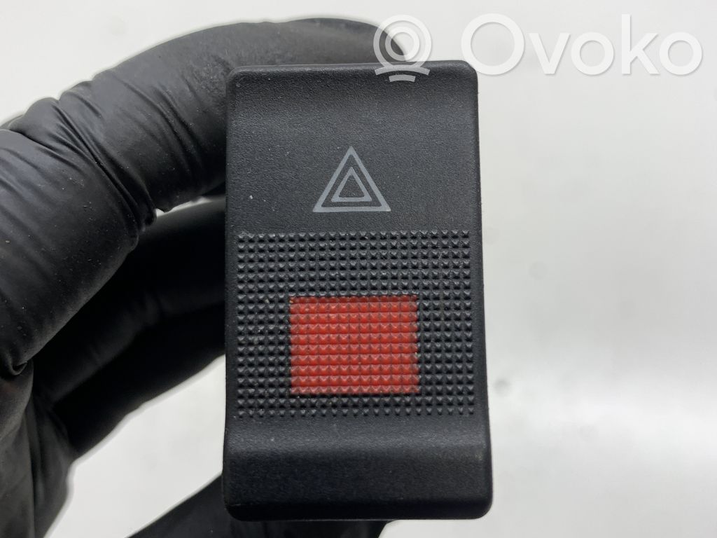Audi A6 S6 C4 4A Botón interruptor de luz de peligro 