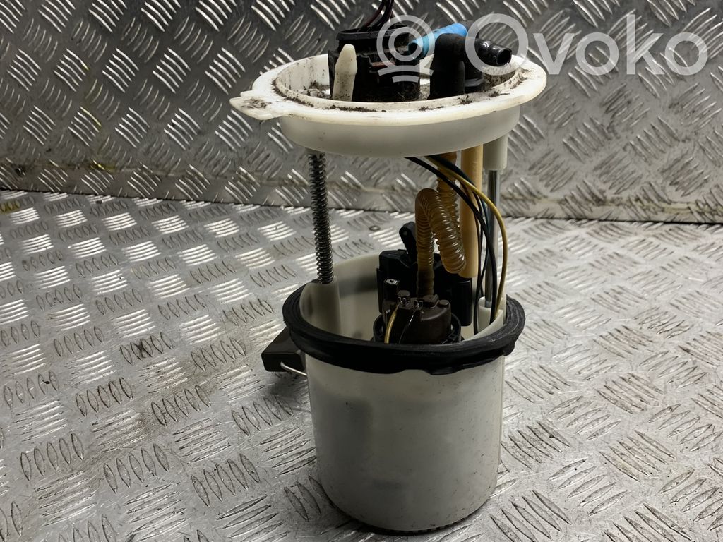 Volkswagen Golf VI Bomba interna de combustible 