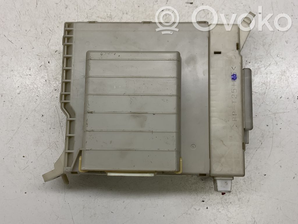 Lexus IS 220D-250-350 Módulo de fusible 