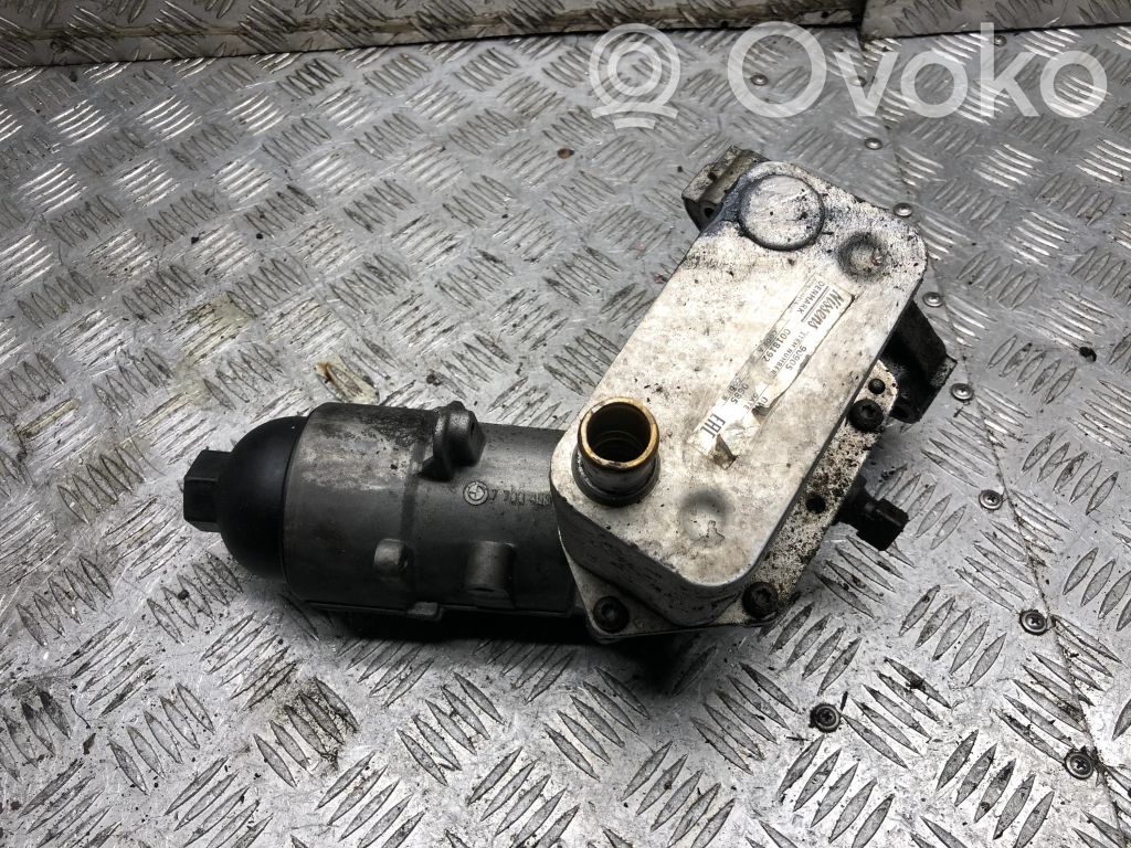 BMW 5 E60 E61 Öljynsuodattimen kannake 