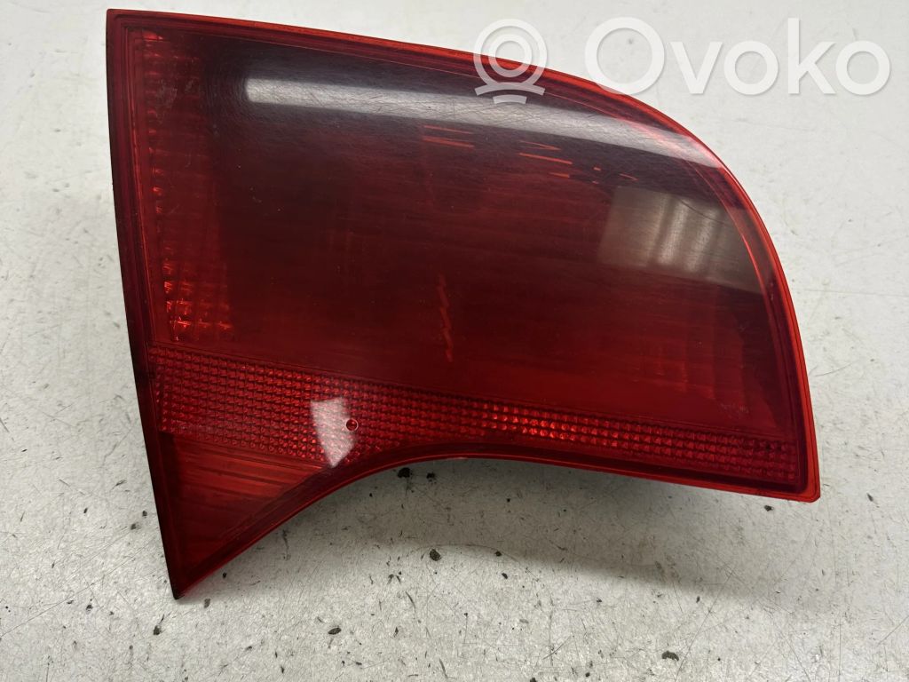 Audi A4 S4 B7 8E 8H Takaluukun takavalot 