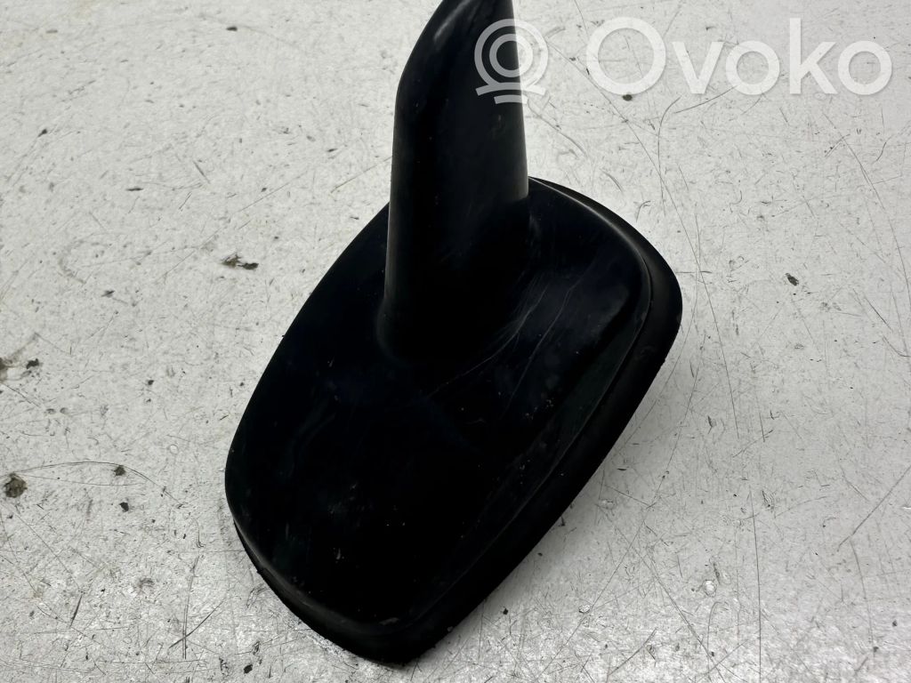 Volkswagen Touran II GPS-pystyantenni 