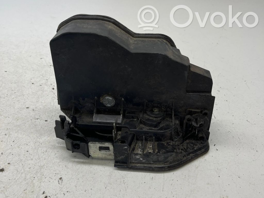 BMW X3 E83 Front door lock 