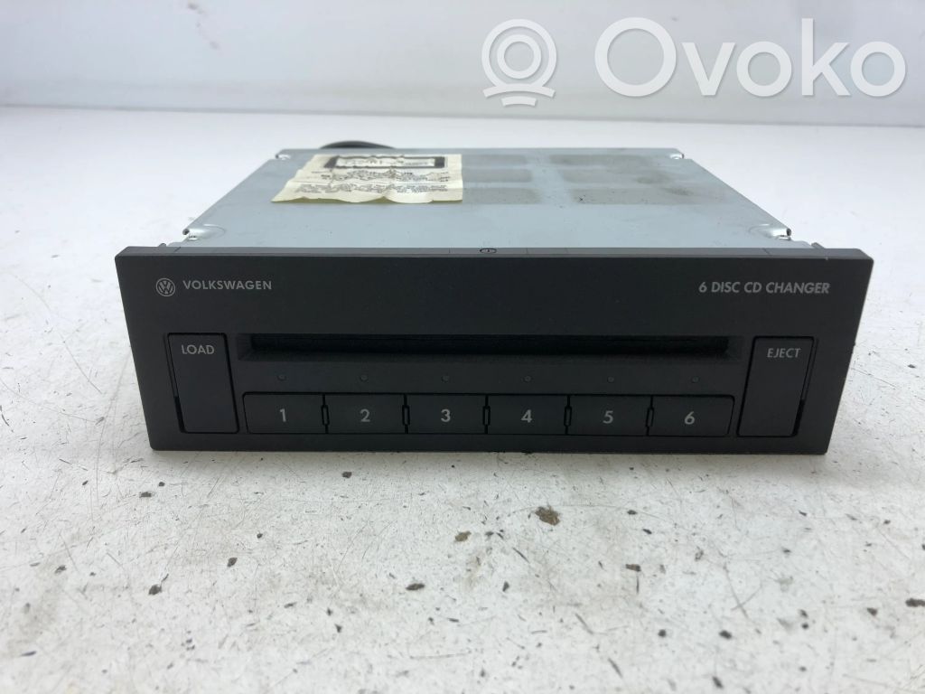 Volkswagen PASSAT B6 Zmieniarka płyt CD/DVD 