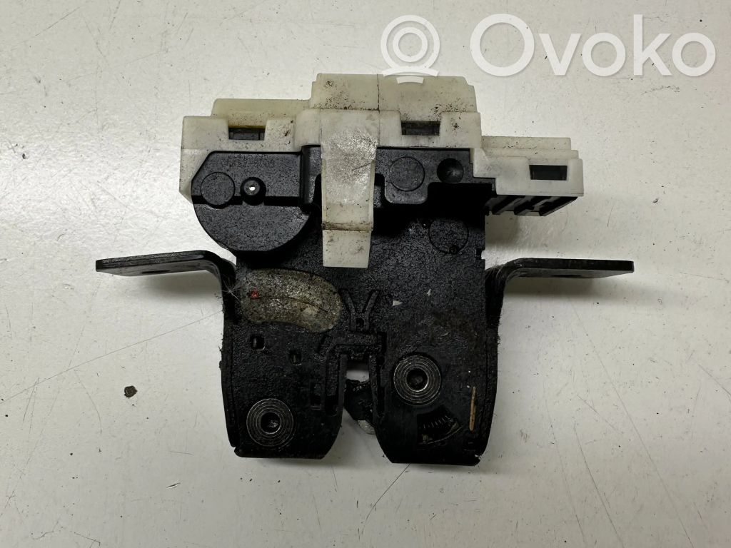 Renault Clio III Tailgate/trunk/boot lock/catch/latch 