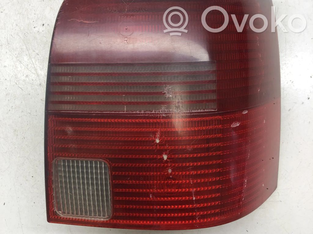 Volkswagen PASSAT B5 Lampa tylna 
