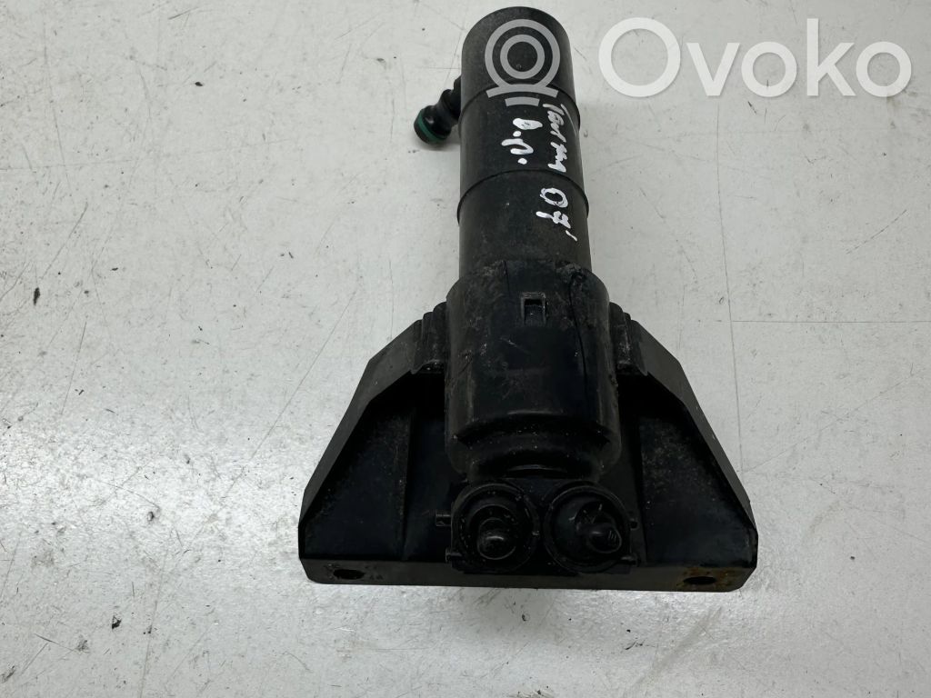 Volkswagen Touran I Dysza spryskiwacza lampy przedniej 