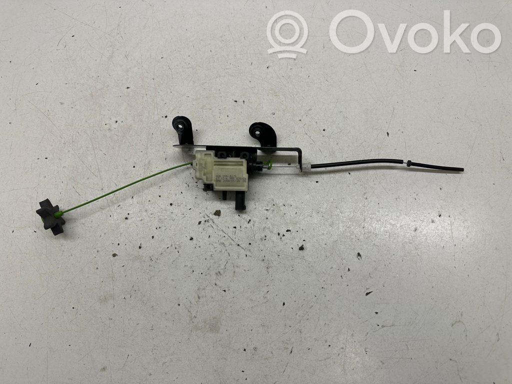 BMW 5 E60 E61 Moteur de verrouillage trappe à essence 